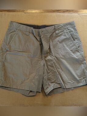 Columbia Shorts. Size 36.